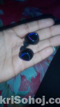 M10 Wireless Earbuds Fresh Condition